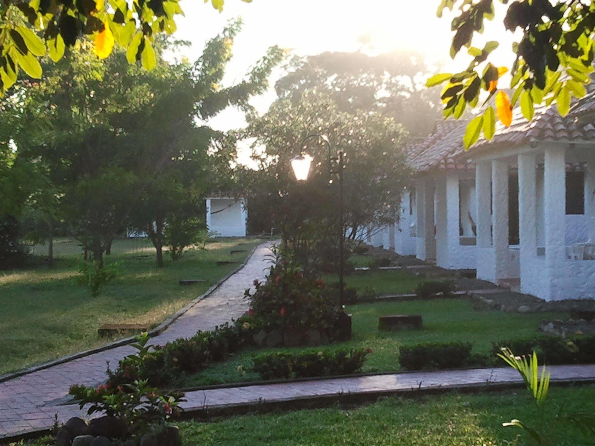 Hotel Campestre Arboretto Вильявисенсио Экстерьер фото